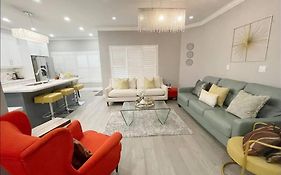 Elegant & Luxurious 3 Bedroom Home