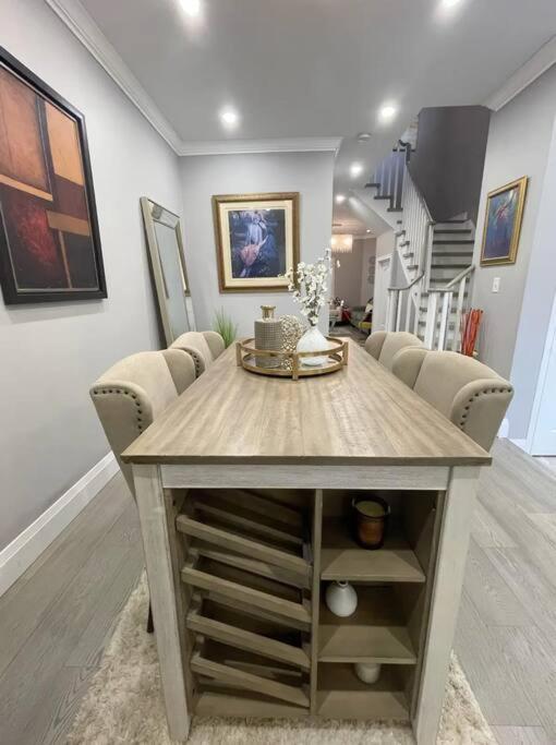 Elegant & Luxurious 3 Bedroom Home Mississauga Exterior photo